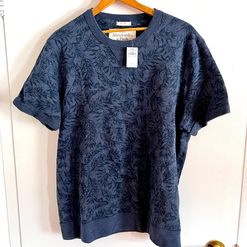 Men’s Abercrombie short-sleeve sweatshirt